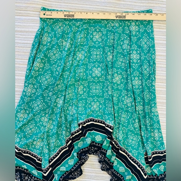 Lane Bryant Women's Floral Sharkbite Hem Striped Skirt, Sz 18/20 NWT - Picture 3 of 6